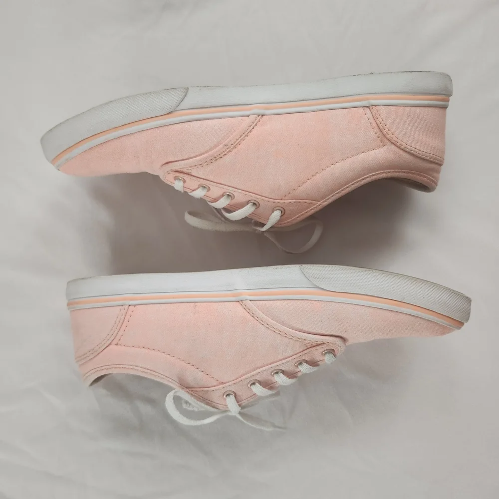 Vans Pink Sneakers Minimalist Low-Top Design - Picture 3 of 4